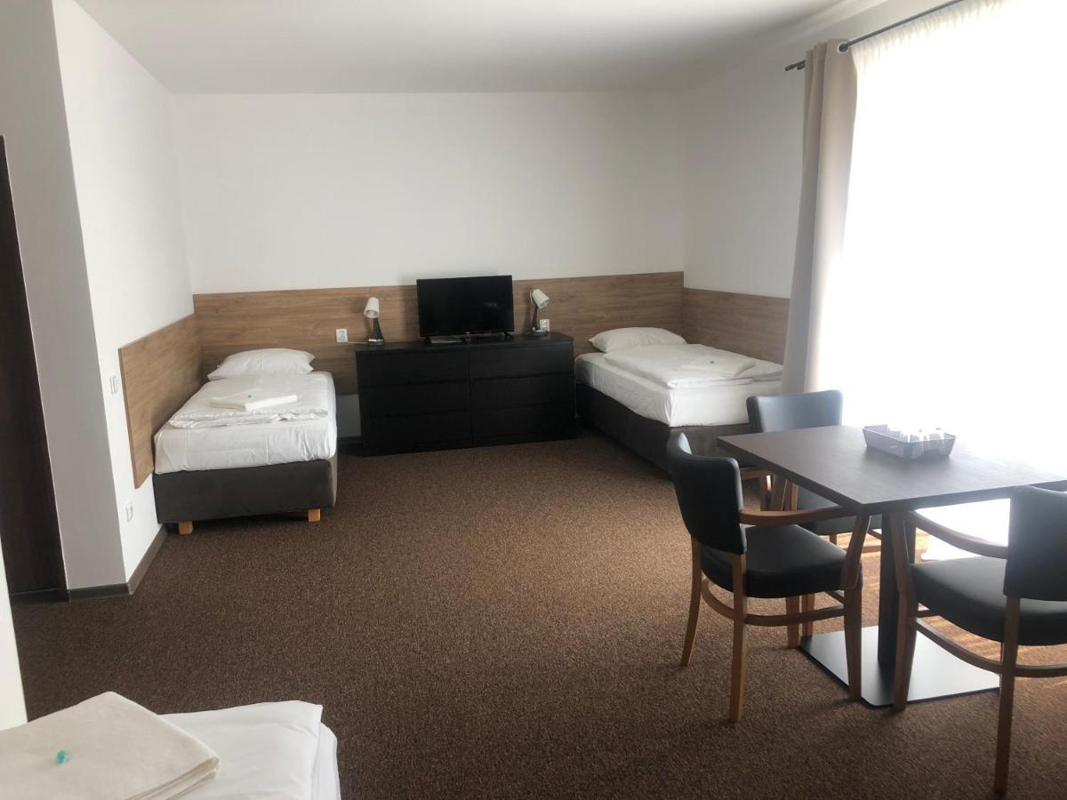 Motel R10 Mladá Boleslav Εξωτερικό φωτογραφία