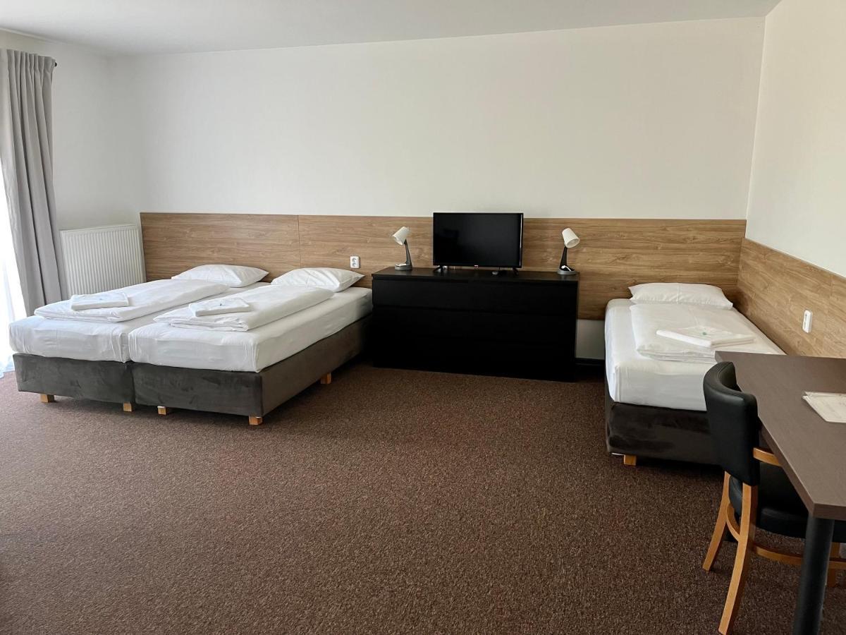 Motel R10 Mladá Boleslav Εξωτερικό φωτογραφία