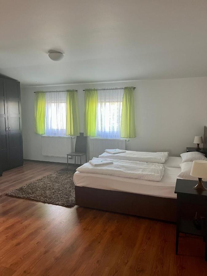 Motel R10 Mladá Boleslav Εξωτερικό φωτογραφία