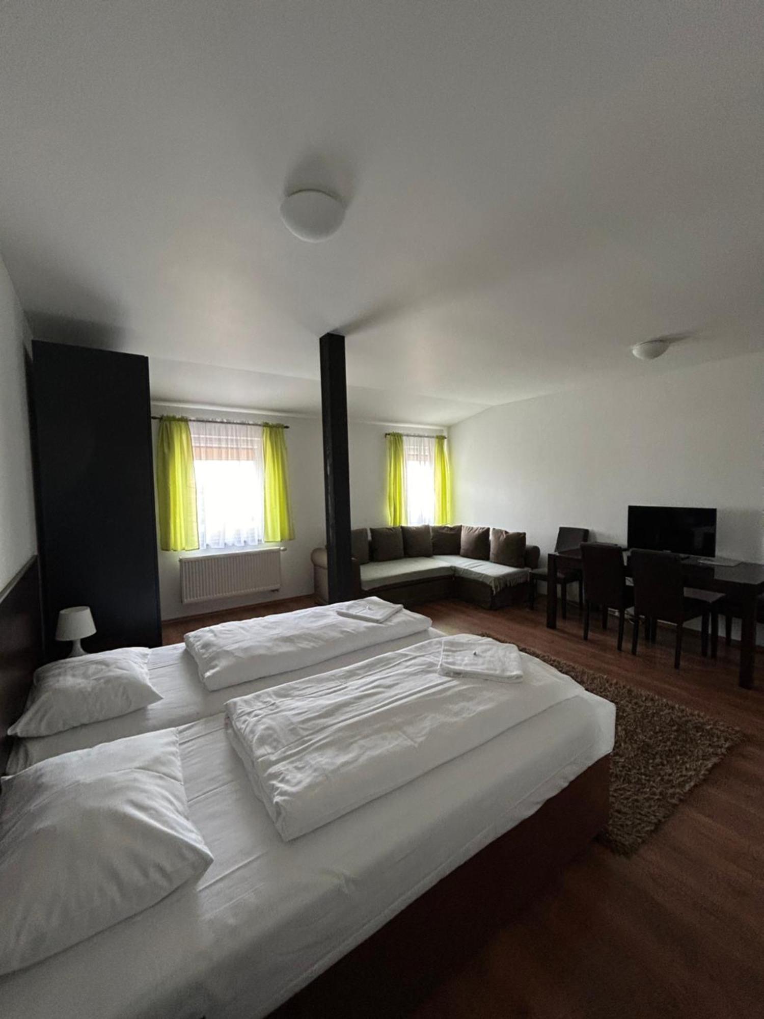 Motel R10 Mladá Boleslav Εξωτερικό φωτογραφία